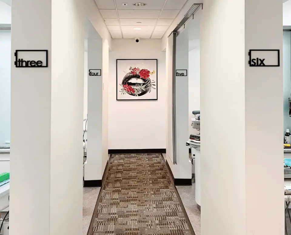 dentist-in-office-hallway-esthetic